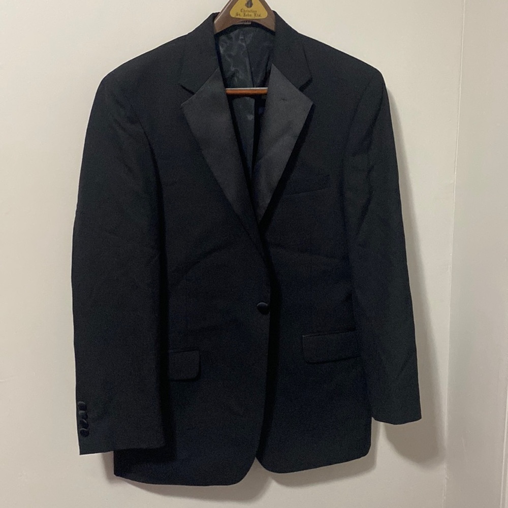 Jos A Banks Black Tuxedo‎